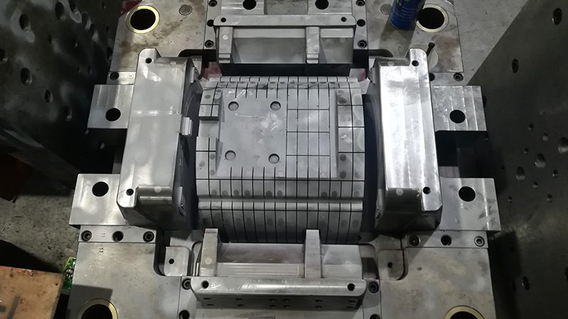 冰箱模具：揭秘其背后的制造工艺与选型要点**