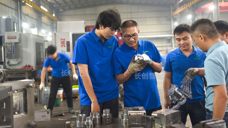 精密模具定制：揭秘流程与价格构成