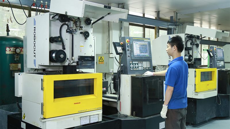 精密冲压模具加工周期影响因素及优化策略